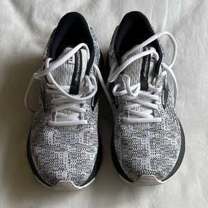 Brooks adrenaline gts 21 size 10